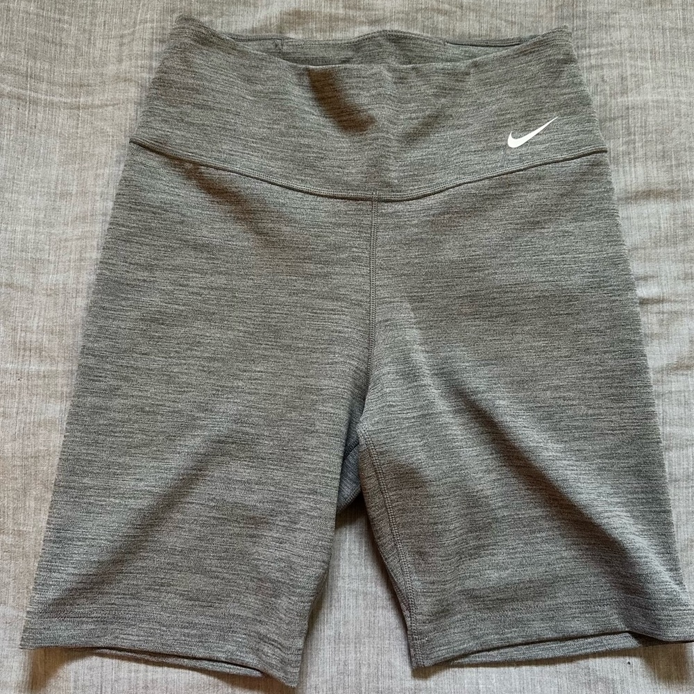 nwot women’s nike dri-fit training shorts